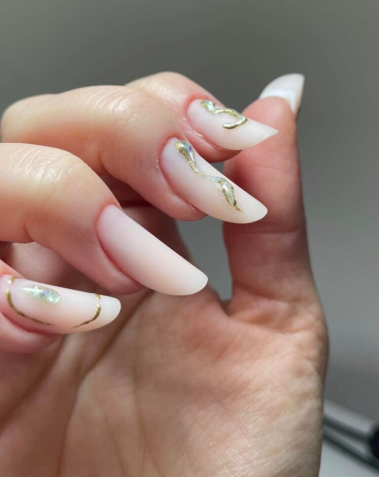 Super Slim nails Salon Muse